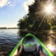 Canot sur un lac, foret en vue, image pour évoquer le changement